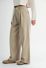 Load image into Gallery viewer, Solid Front Pintuck Wide Leg Pants