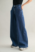Load image into Gallery viewer, Mid-rise Pleated Wide Leg Denim