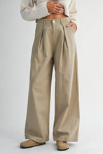 Load image into Gallery viewer, Solid Front Pintuck Wide Leg Pants
