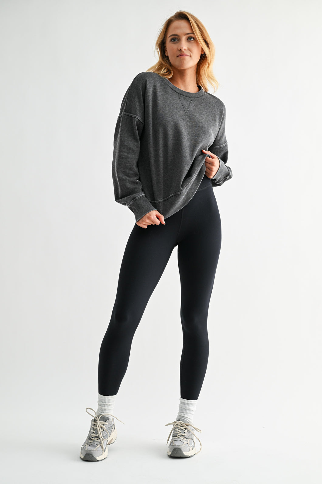 Burned Out Crewneck Sweater (black)