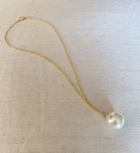 Load image into Gallery viewer, Pearl Pendant
