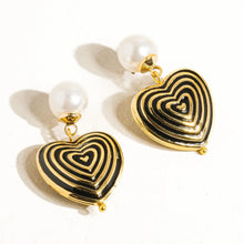 Load image into Gallery viewer, Alexandre 18K Gold Vintage Pearl Dangle Heart Earring
