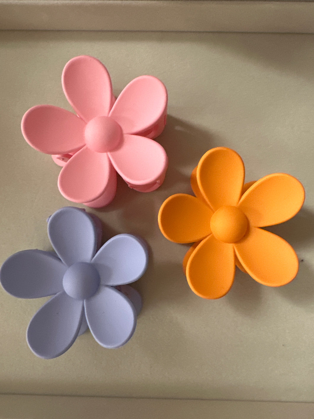 Colorful flower clips