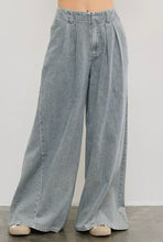 Load image into Gallery viewer, Wide leg denim
