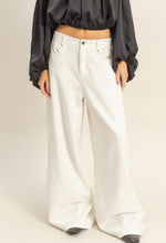 Load image into Gallery viewer, Chloe Wide-Leg Jeans
