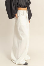 Load image into Gallery viewer, Chloe Wide-Leg Jeans
