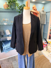 Load image into Gallery viewer, Black blazer
