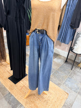 Load image into Gallery viewer, Wide leg belted pants
