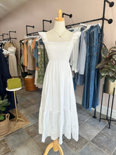 Load image into Gallery viewer, Eyelet maxi dress
