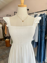 Load image into Gallery viewer, Eyelet maxi dress
