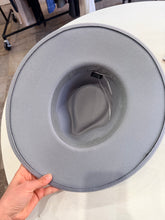 Load image into Gallery viewer, Baby blue Felt hat
