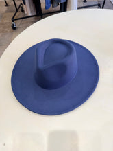 Load image into Gallery viewer, Blue felt hat
