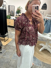 Load image into Gallery viewer, Aria Smocked Floral Top
