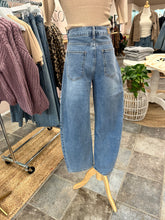 Load image into Gallery viewer, The Riley Jeans
