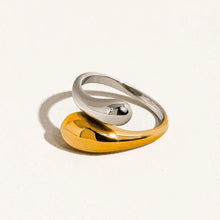 Load image into Gallery viewer, Gabrielle 18K Gold Non-Tarnish Open Twist Ring
