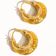 Load image into Gallery viewer, Winfred Hoop Earring
