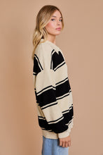 Load image into Gallery viewer, Collared Oversized Sweater
