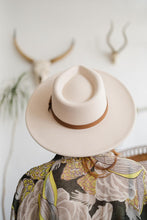 Load image into Gallery viewer, flat brim buckle hat
