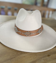 Load image into Gallery viewer, studded wide brim panama hat
